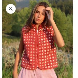 Midnight Lunch Montana Vest Red